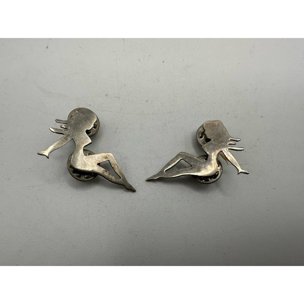 Vintage Left & Right Woman Silhouette Mud flap Hat Pin Tie Tac